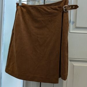 Camel faux leather buckle a line mini skirt from Banana Republic Size 2